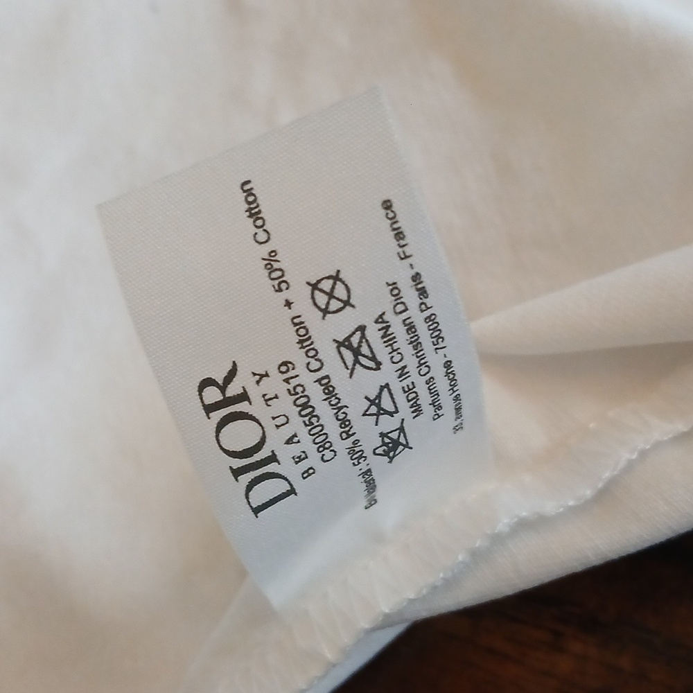 Dior Novelty Drawstring Pouch Limited Edition White And Gold - Picture 13 of 17